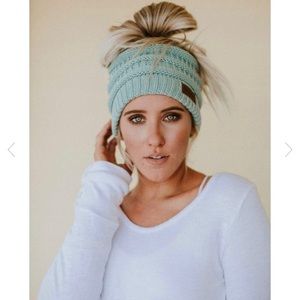 Set of 2**Messy bun knit beanie